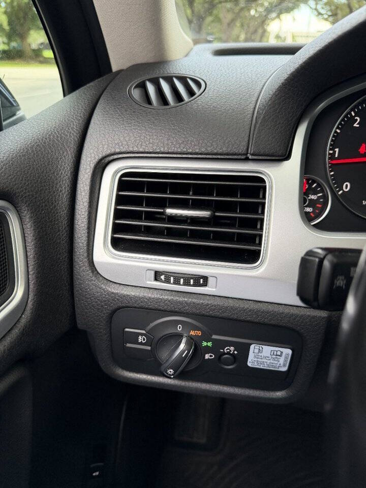 2016 Volkswagen Touareg, photo 10