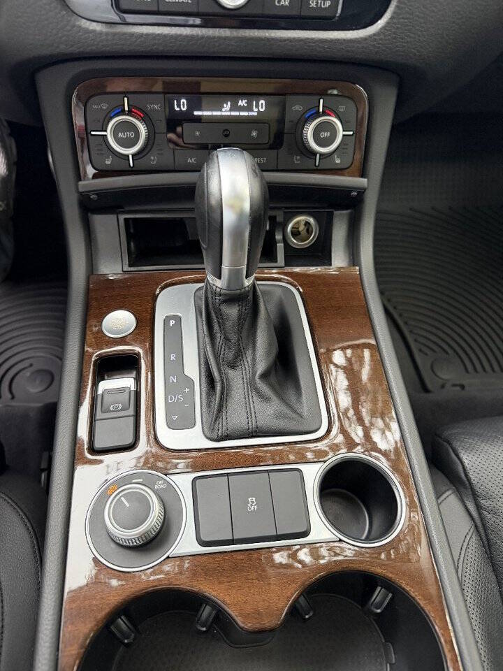 2016 Volkswagen Touareg, photo 11
