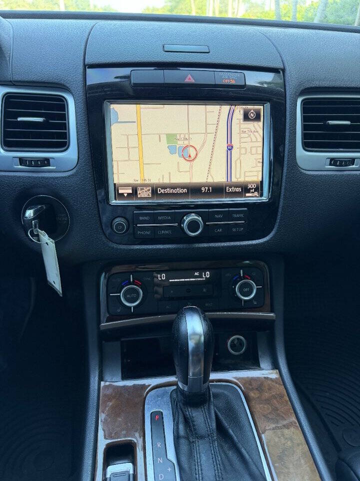 2012 Volkswagen Touareg, photo 11