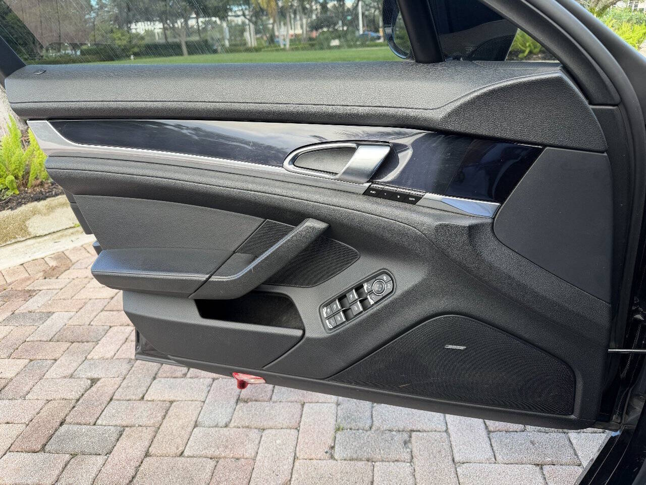 2012 Porsche Panamera, photo 11