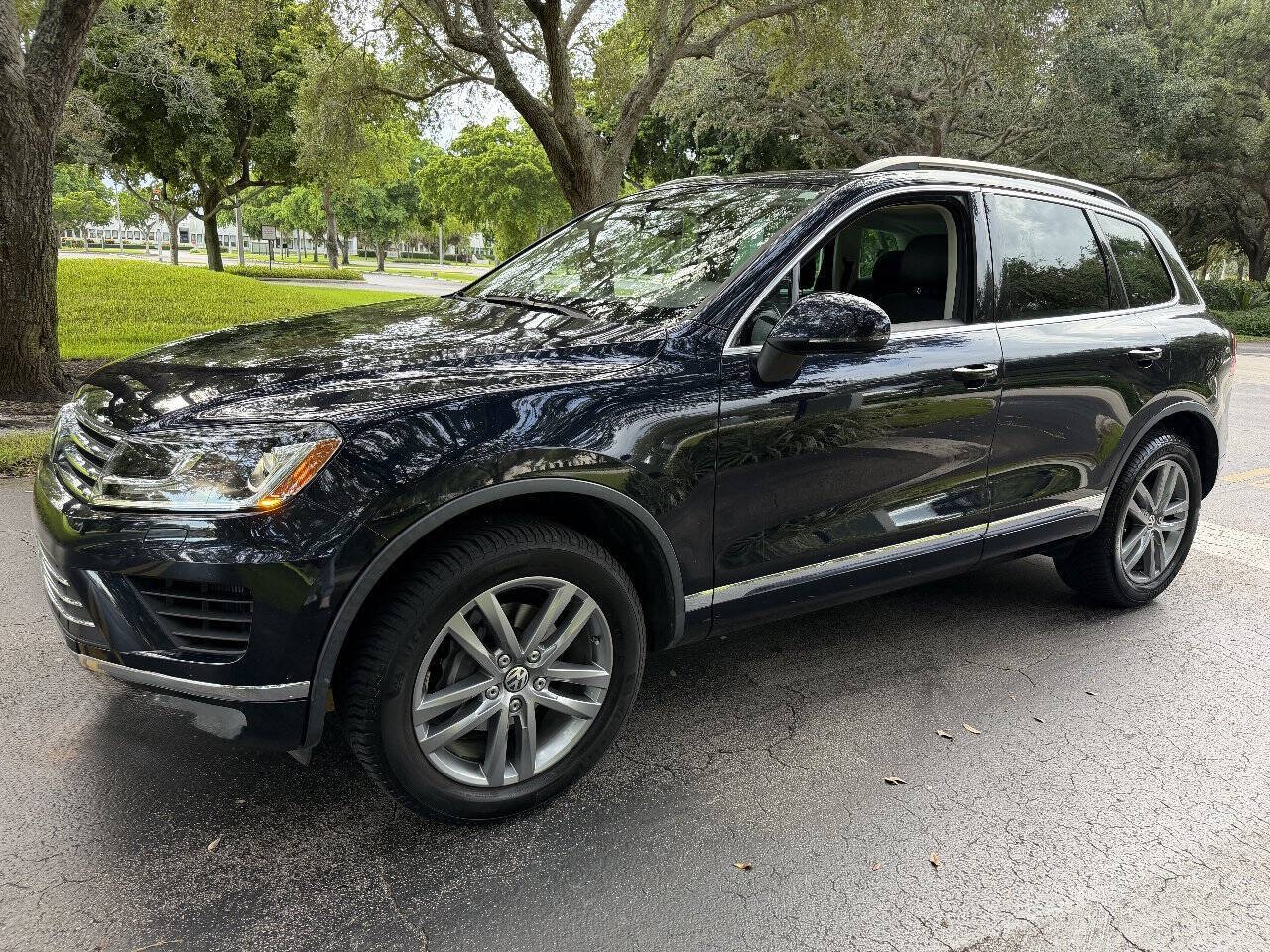 2016 Volkswagen Touareg, photo 2