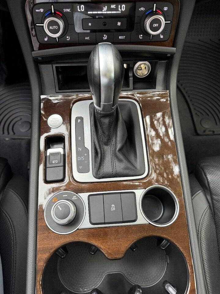 2016 Volkswagen Touareg, photo 21