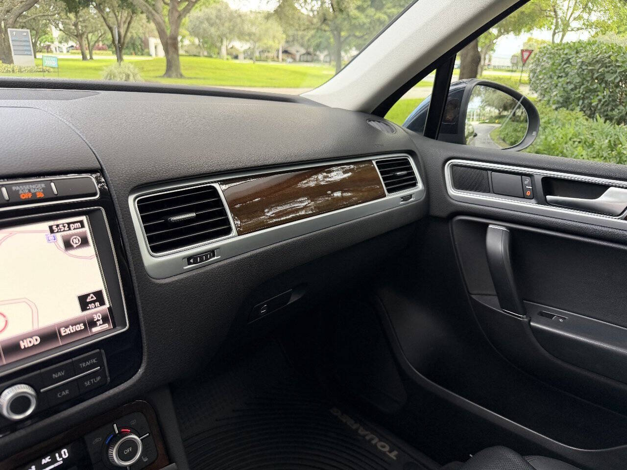 2016 Volkswagen Touareg, photo 24