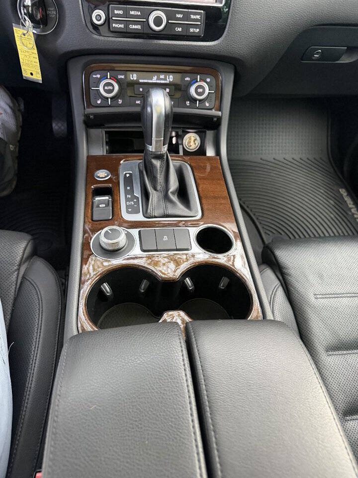 2016 Volkswagen Touareg, photo 14