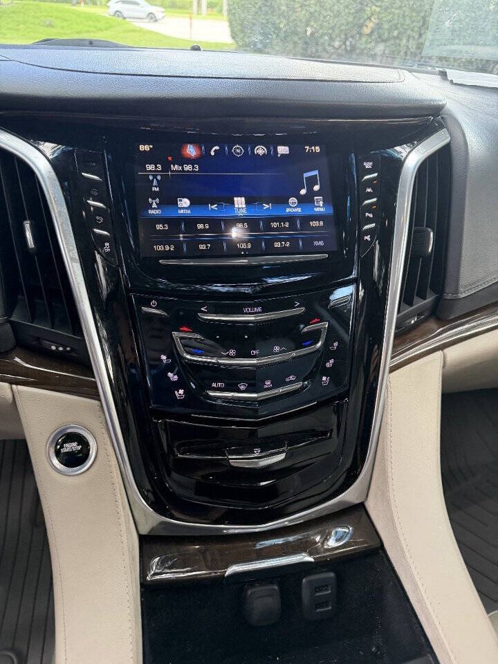 2018 Cadillac Escalade ESV, photo 11